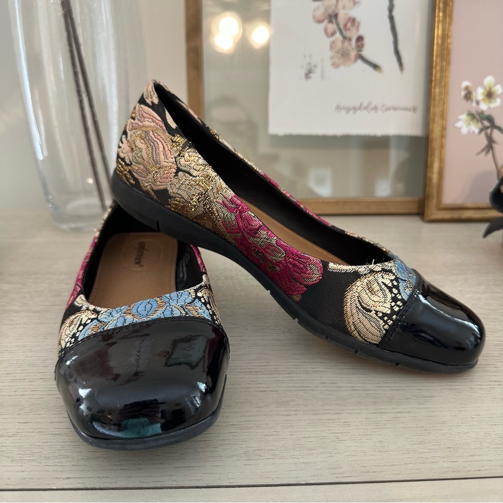 ⭐️⭐️ Comfortview The Fay Brocade Flats Slip On Shoes Patent Leather Toe Cap Sz 8